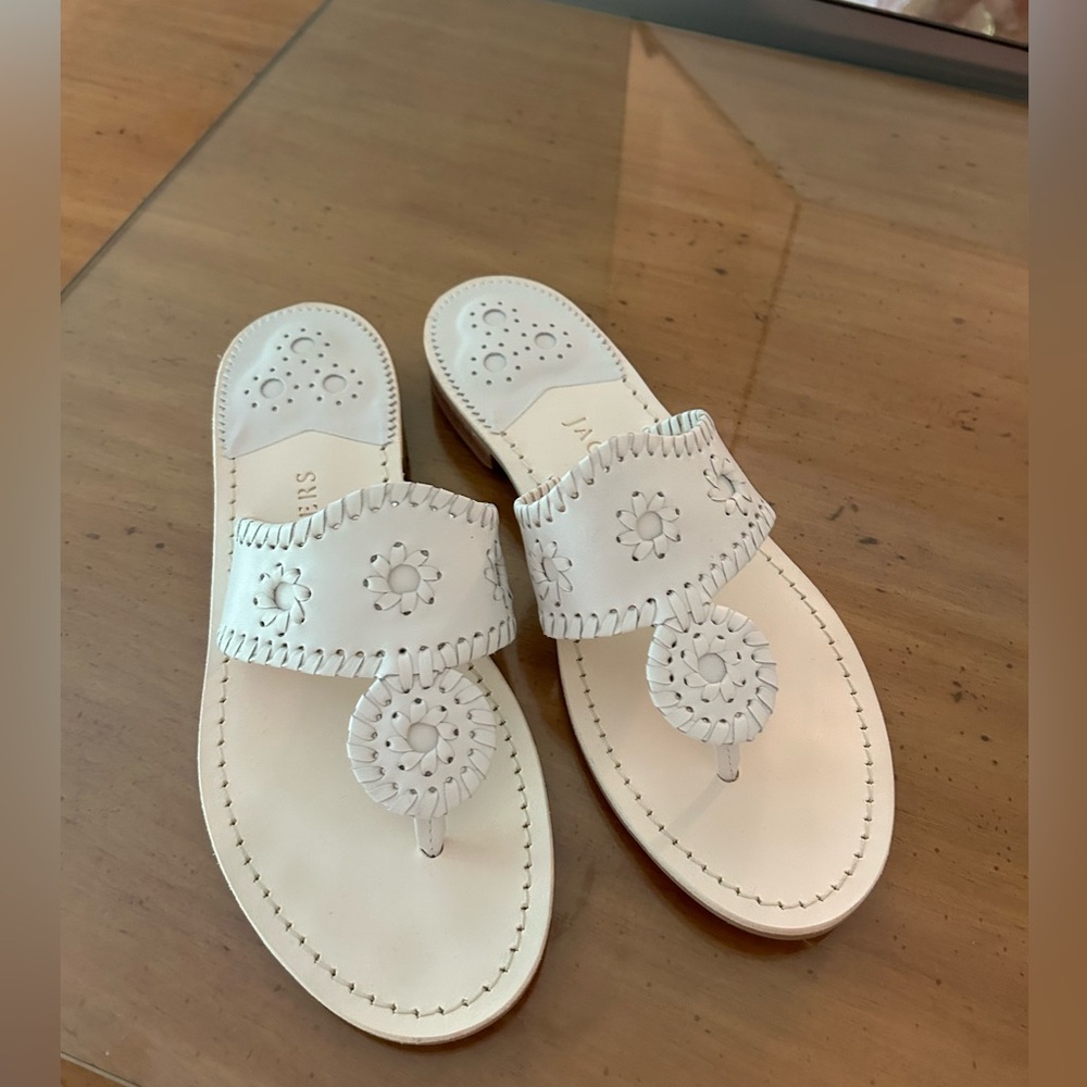 White Jack Rogers Classic Palm Beach Sandal. Size 7.5, great condition.